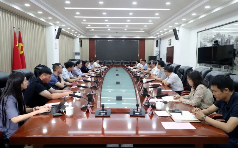 周波接待天津榮程祥泰投資控股集團(tuán)有限公司、天津東疆綜合保稅區(qū)、天津市海河產(chǎn)業(yè)基金管理有限公司負(fù)責(zé)人一行