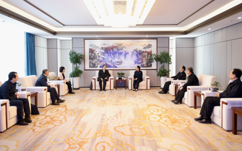 中共天津市委統戰部副部長、市工商聯黨組書記郝樹民一行到榮程集團慰問調研